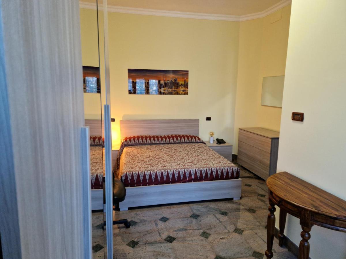 Castelbarco House A Hotel Рим Екстериор снимка