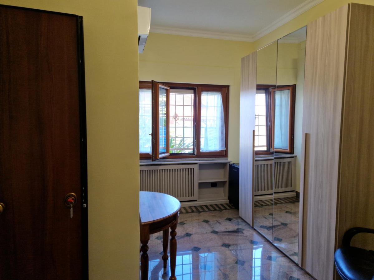 Castelbarco House A Hotel Рим Екстериор снимка